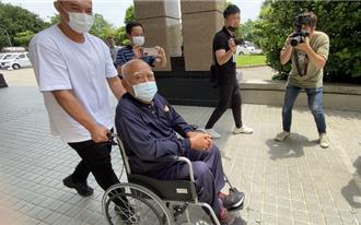 涉職棒假球案！前台南縣議長吳健保假釋    面對媒體這樣說