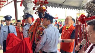 麻豆飛將軍廟修建完工 馮世寬偕空軍弟兄上香祈安