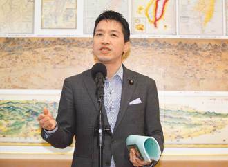 總統府副秘書長   傳由前立委何志偉接任