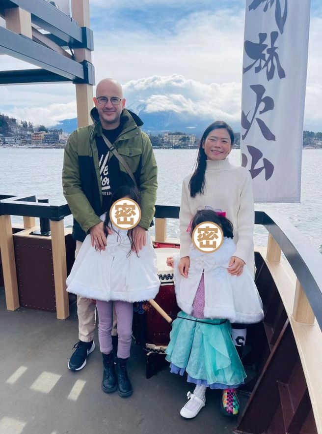 吴凤表示，直到有了自己的家庭后，他的生命中才又出现妈妈这个角色。（图／吴凤脸书）