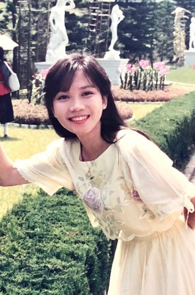 蔡尚桦晒妈妈年轻时的照片，母女相似度超高。（图／蔡尚桦IG）