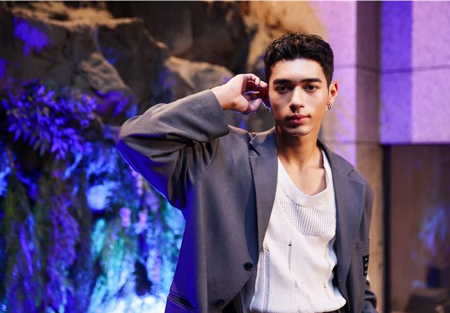 詹皓然外型帅气，混血脸孔让人印象深刻。（罗永铭摄）