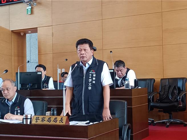 台中市警察局长李文章表示，他上任后已汰除2人，会严加整顿警纪。（陈淑娥摄）