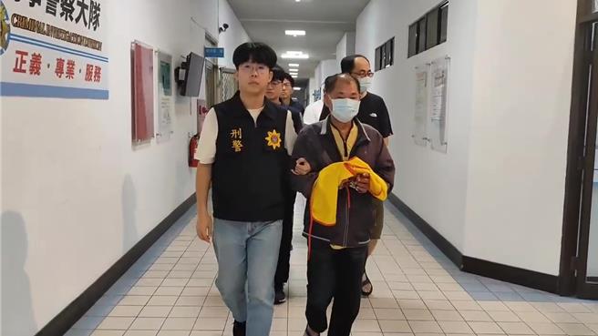 警方接获报案后，日前凌晨攻坚破门，当场逮捕李嫌等3名经营业者及赌客19名共22人。（嘉义县刑大提供∕吕妍庭嘉义传真）