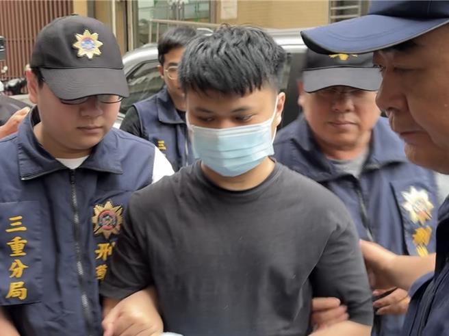 24岁张姓男子狠心杀害29岁陈姓妻子与其68岁刘姓岳母、3岁继子后携爱犬逃亡6天，稍早被移送复讯后，新北地检署认定张男涉杀人、故意杀害儿童罪嫌重大，且有逃亡、灭证之虞，向新北地方法院声请收押禁见。(柯毓庭摄）