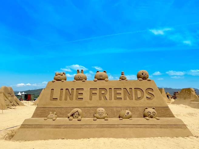 福隆沙雕季「LINE FRIENDS」。(福容饭店提供)