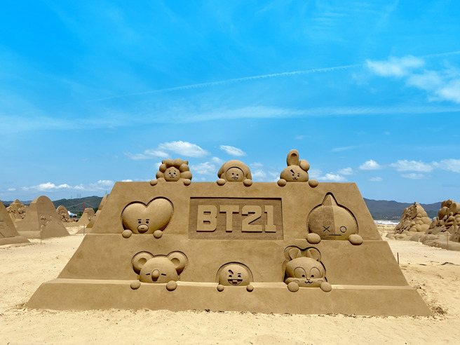 福隆沙雕季「BT21」。(福容饭店提供)