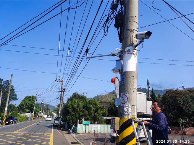 南投县环保局在台21线往日月潭路段及139县道往中寮路段设置2处声音照相科技执法，今年度预计再增加7处。（南投县环保局提供／杨静茹南投传真）