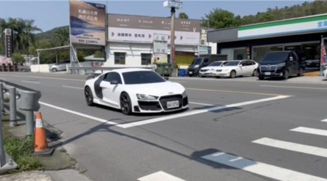 南投县议员指日月潭周边道路常有改装车竞速发出「轰隆！轰隆！」噪音，要县府加强取缔。（杨静茹摄）