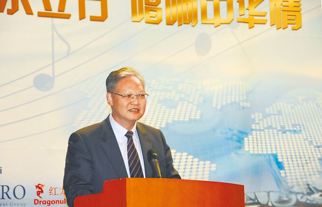 悬缺1年半，新任中国驻印度大使徐飞洪于当地时间10日抵达印度履新。（新华社）