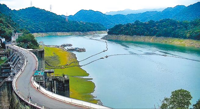 桃园石门水库截至5月12日蓄水量为6683万吨，有效蓄水率约32.5％。（蔡依珍摄）