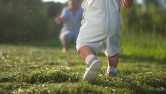 3歲兒突暴衝「掙脫媽媽手」遭撞飛住ICU！母自責：沒牽好