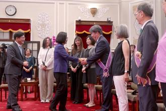 王必勝帶超仙正宮入府受贈「景星勳章」 親曝下一步動向