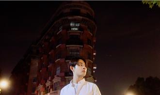 男歌手上海追《繁花》首開唱台下無人認識吐心聲