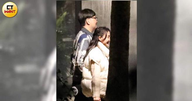 何妤玟被直击和三洋维士比集团少东叶丰荣约会。（图／周刊王）