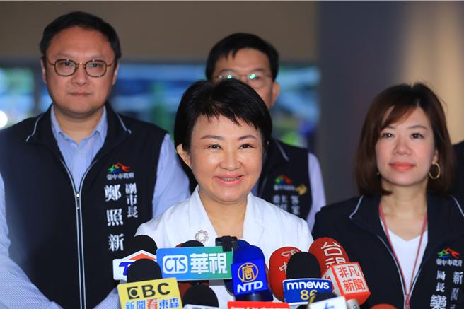 针对外界抨击蓝营参加520就职典礼者少，台中市长卢秀燕表示，大家祝福的心应该有，但不应该做比较或批评。（林欣仪摄）