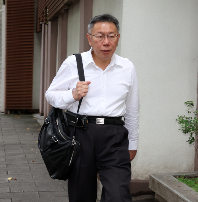 民眾黨主席柯文哲（圖）14日參加民眾黨立法院黨團會議。（劉宗龍攝）