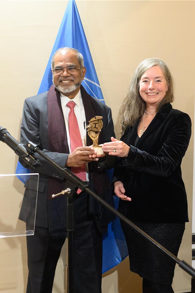 曾獲全球文資界最高榮譽獎項之一的得主Gamini Wijesuriya（左）將首次來臺分享推展世界遺產。（淡水古蹟博物館提供／張鎧乙新北傳真）