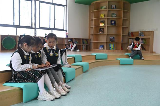 大陆教育部详细列出12项基础教育规范管理负面清单，包括严禁以各种方式占用学生「下课十分钟」休息、校园霸凌行为、以及各类招生考试乱象等。图为示意图。（摘自中新社）