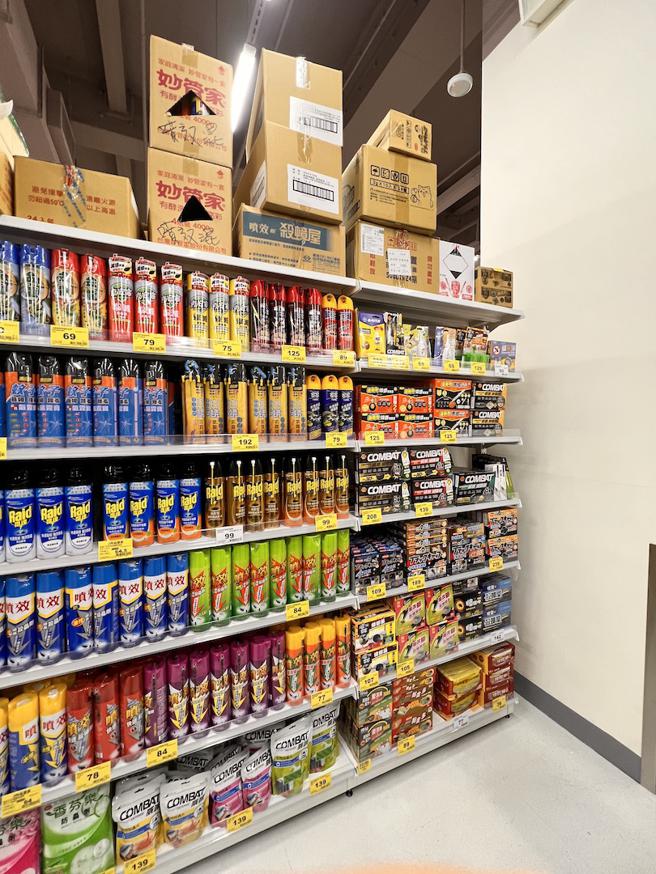 去年12月遭3名屁孩纵火的家乐福卖场位置，现已重新加强防火建材。（吴奕萱摄）