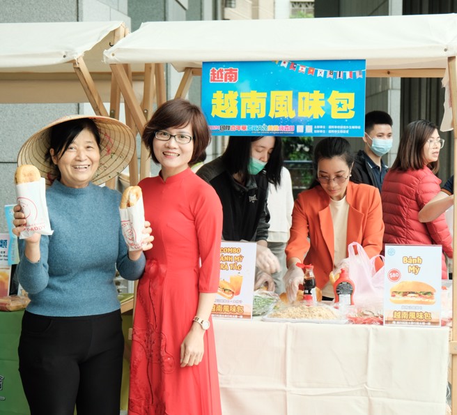 活动摊位展示越南当地小吃。(照片/健行科技大学提供)