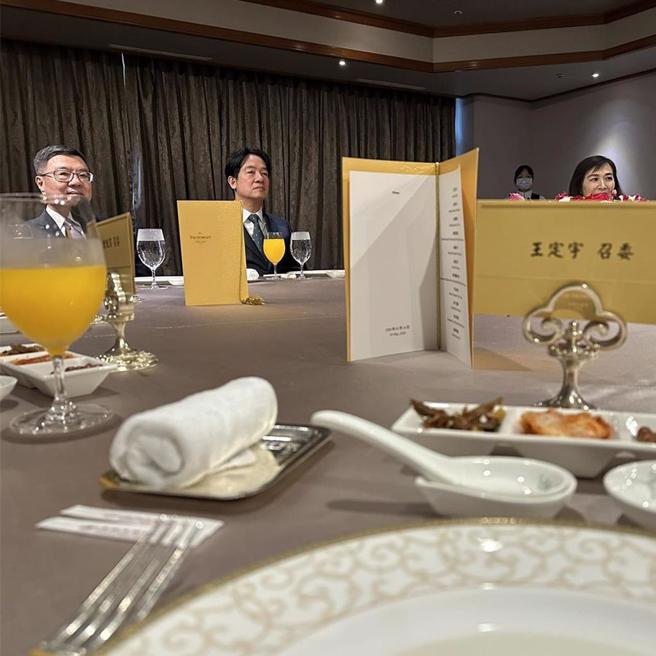 赖清德今天以党主席身份宴请立委。照片摘自王定宇脸书