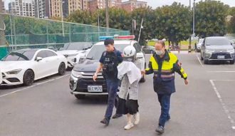 悶殺小姊弟！櫃姐「未婚、獨力扶養」2兒女 孩子生父不同