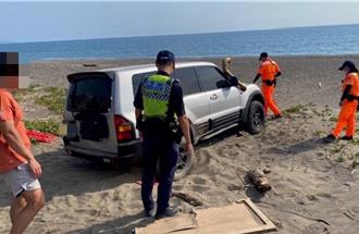 台湾最美的风景！日本游客枫港沙滩「刁车」眾人协助脱困