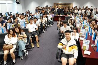 了解智慧城市發展 東海師生移地中市府交流