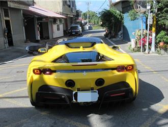 1600萬法拉利擦撞機車  車主求償130萬   騎士判賠26萬原因出爐