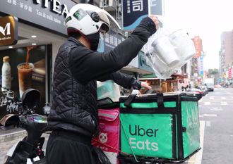Uber Eats併Foodpanda變零售業A咖？國內巨頭緊張了