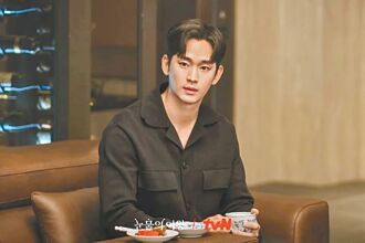 金秀贤剧中衣着吹跟风