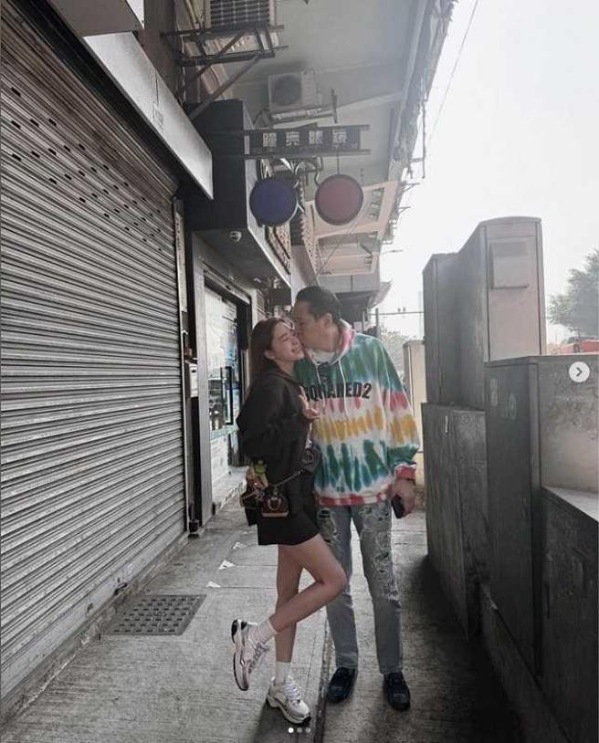 欧阳龙与欧阳妮妮父女感情十分紧密。（图／翻摄自欧阳妮妮IG）