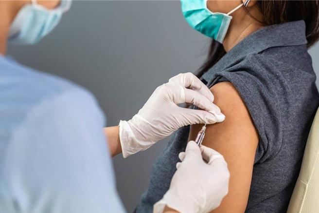 新北市护理师为拚绩效，浮报流感疫苗施打数据之外，还为此销毁1.3万疫苗（图／示意图，达志影像）