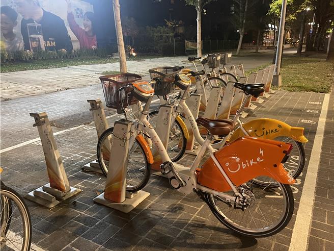 台北市交通局规画11月前将投入1000辆YouBike2.0E电辅车，2026年底达4500辆，目前已有桃园市的电辅车骑乘进北市。（刘彦宜摄）