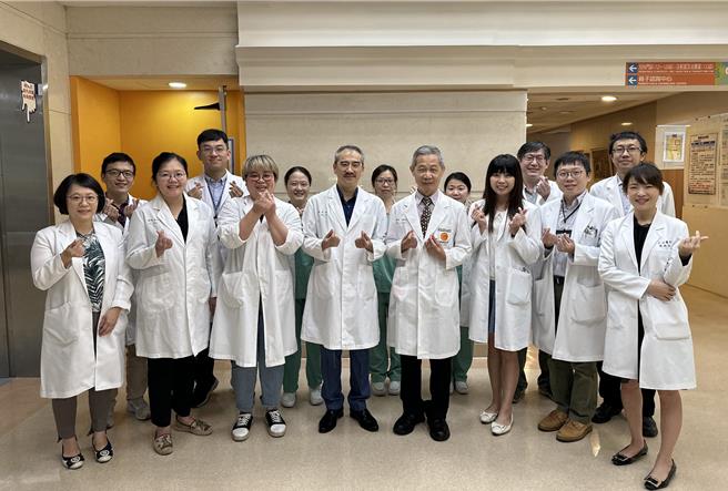 中国附医成立「母婴医学中心」，由新生儿科主任林鸿志及产科主任何铭担任共同召集人，结合跨科别的医疗专业，全力协助孕妇及各种高危新生儿或早产儿。（中国附医提供／冯惠宜台中传真）