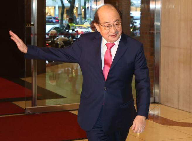 身兼民进党主席的总统当选人赖清德14日在台北市福华大饭店宴请党籍立委，关心立法院的情况并听取党团成员的意见回馈，民进党党团总召柯建铭（见图）到场。（赵双杰摄）