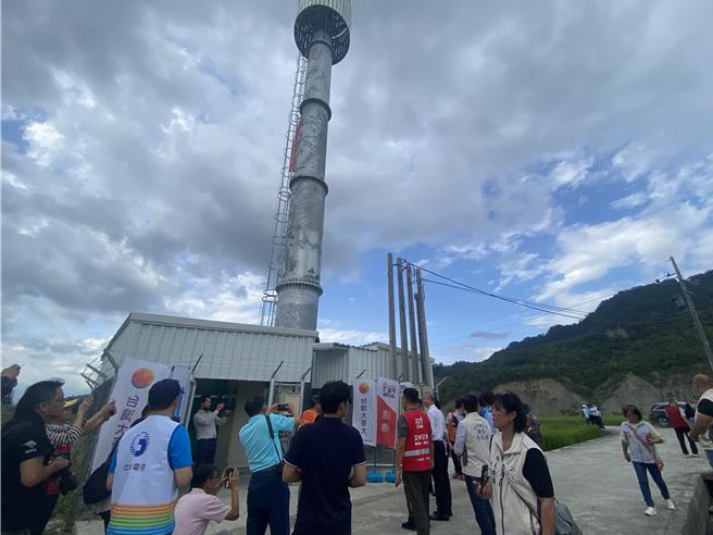 台东县鹿野乡后湖区防救灾行动通讯平台今日启用。（蔡旻妤摄）