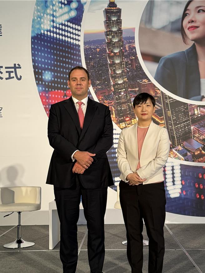 富達國際全球多重資產投資管理主管Matthew Quaife(左)、富達國際亞洲經濟學家劉培乾(右)。(洪凱音攝影／洪凱音台北傳真)