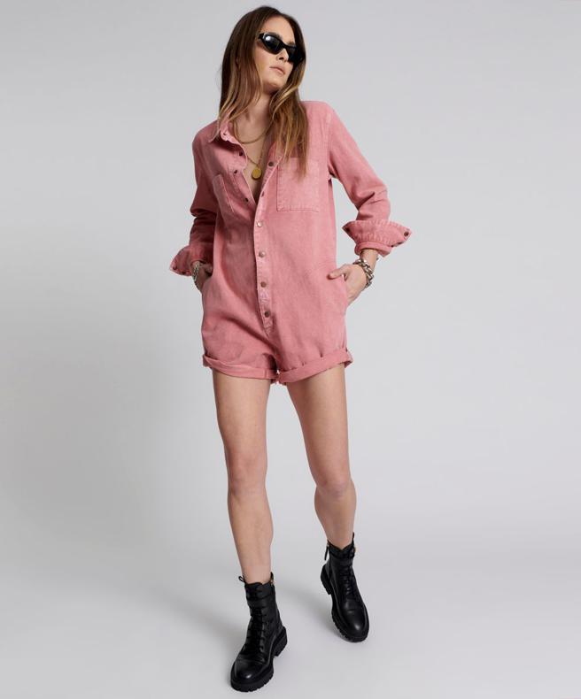 新光三越台北南西店ONE TEASPOON经典连身裤，推荐价6200元。（新光三越提供）