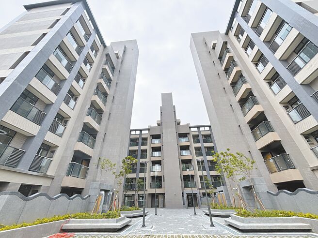南投市青年住宅第1期45户竣工，其中3房型售价670万元起，已576人申购，预计6月抽籤。（南投县政府提供／杨静茹南投传真）