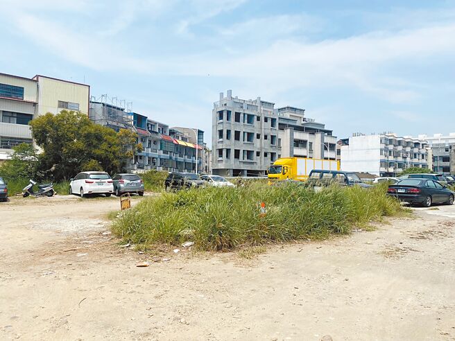 彰化縣衛生局將遷建，位於彰化市延平路165巷的基地近來曝光，總面積達1800多坪。（孫英哲攝）