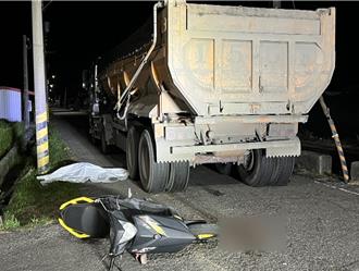 台東夫妻雙載遇砂石車急煞    後座妻甩飛遭輾過「爆頭」慘死