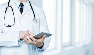 醫師月收破百萬？公會揭實際薪資「慘輸一堆人」