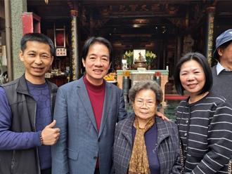 台南鄉親520「10輛遊覽車」北上觀禮！最年長是92歲的她