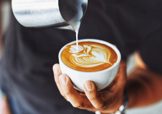 每天早上1杯拿铁惨酿胃溃疡 医：2情况不要喝咖啡
