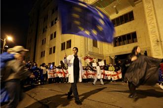 喬治亞通過「外國代理人」法案 聯合國人權專家譴責