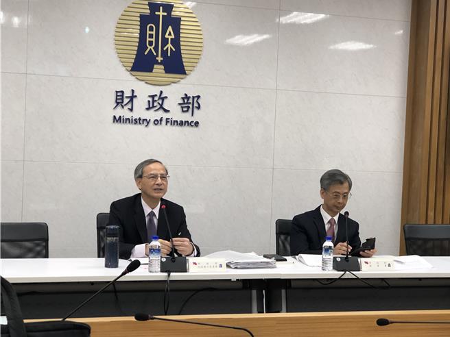 财政部次长阮清华(图／吴静君摄)