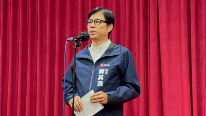 高雄市長陳其邁表示，總共會投入5700萬元預算希望解決旗津每到大潮積淹水現象。（柯宗緯攝）