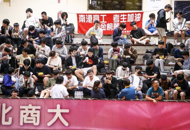 113学年度四技二专日间部联合登记分发入学招生，自今(16)日起至6月5日止，受理考生「登记资格」、「特种生身分」及「低收入户或中低收入户身分」相关资料登录及证明文件缴寄作业。（本报资料照）